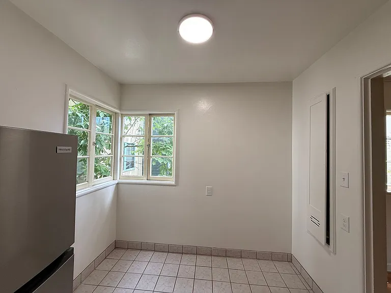 1526 Arch St — Photo 4