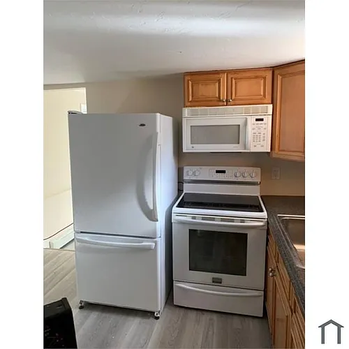 15 Forest Ave #1 Photo 1