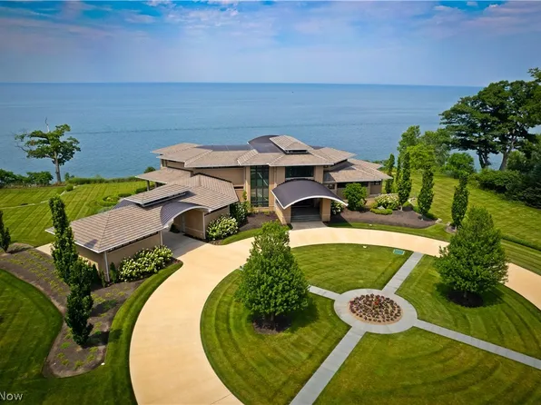 26000 Lake Rd, Bay Village, OH 44140
