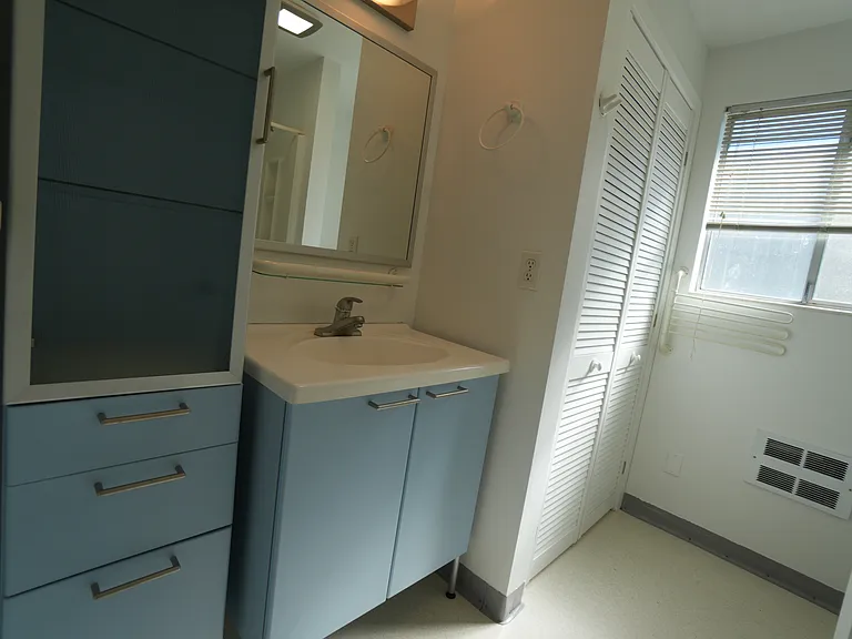 13700 Midvale Ave N #1 — Photo 8