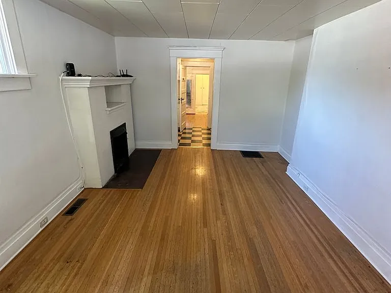 1207 W Washington St — Photo 11