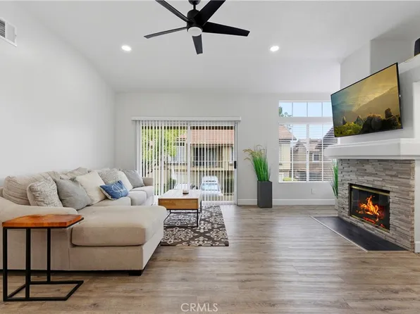 8070 E Oak Ridge Cir, Anaheim, CA 92808