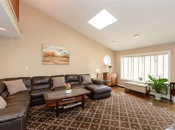 3rd image of 37 Lagoon Blvd