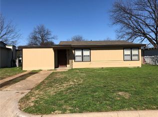 1100 Cameron St, Fort Worth, TX 76115