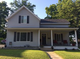 504 E 2nd St, Anamosa, IA 52205