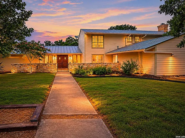 208 FRONT ST, Comfort, TX 78013