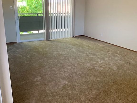 5th image of 1698 Ontario Dr #15