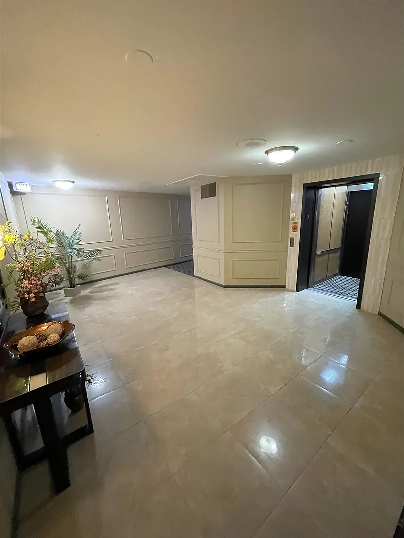 3 bed, 1886 sqft, $4,100 — Photo 2