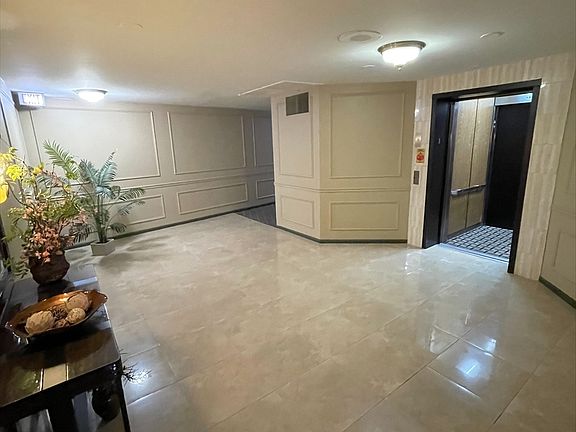 2nd image of 1655 Lake Cook Rd APT 343