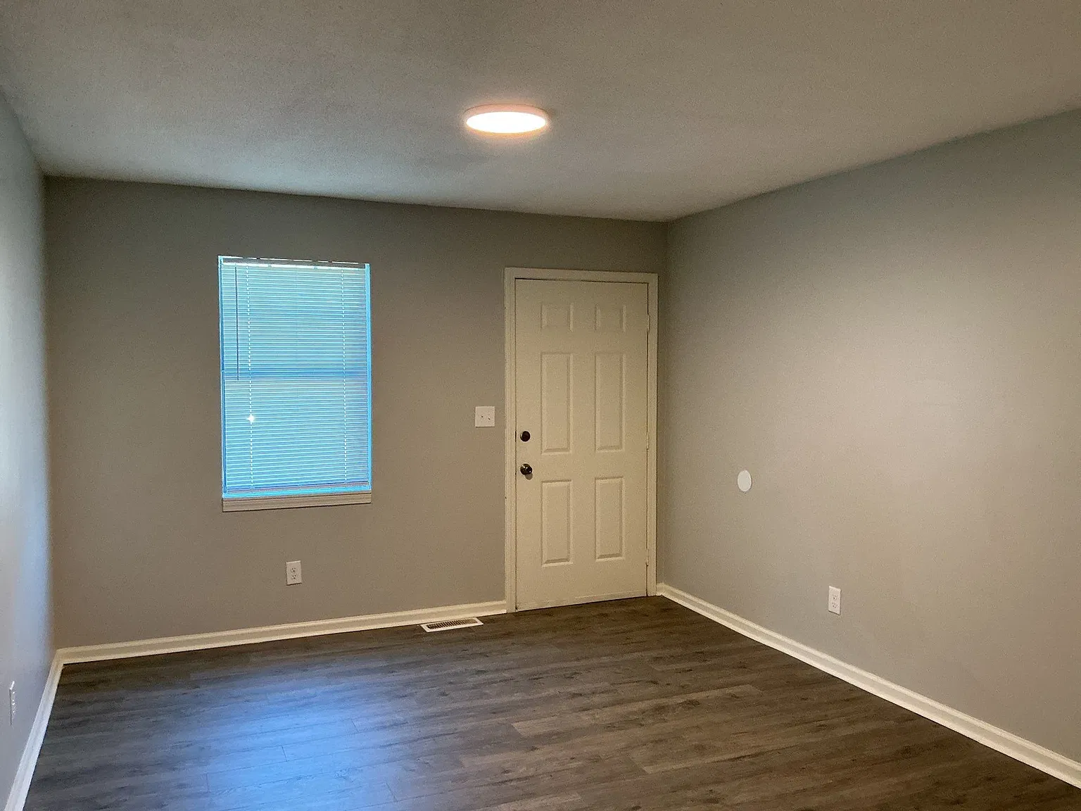 2 bed, 768 sqft, $975 — Photo 4
