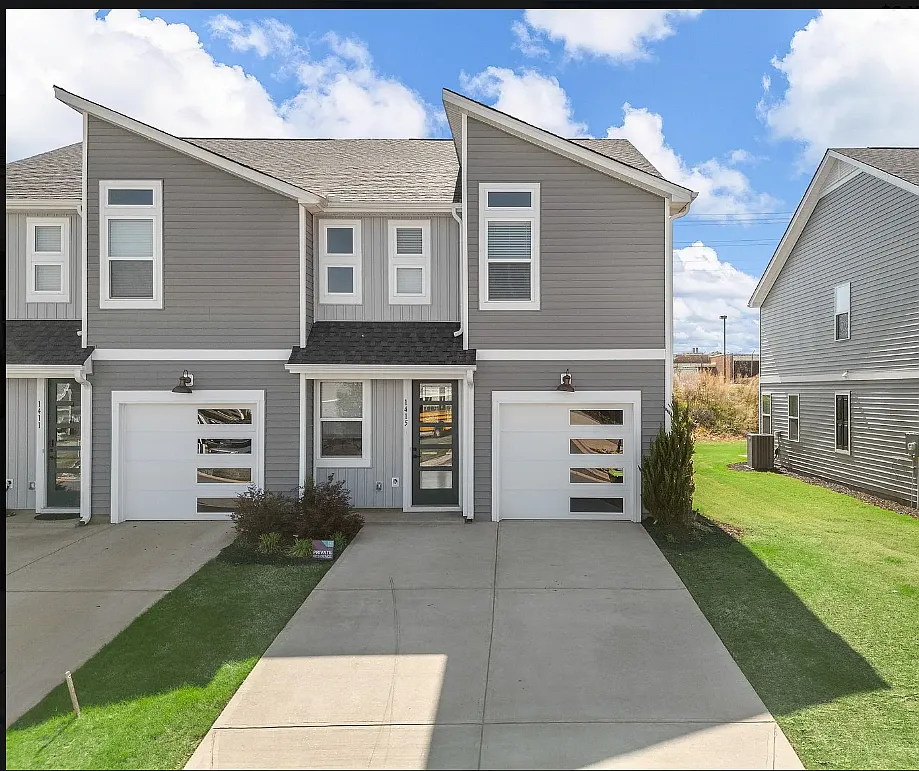 Building Photo - 1415 Darrowby Way