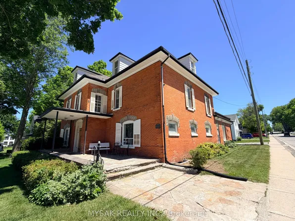 315 Centre St, North Huron, ON N0G 2W0