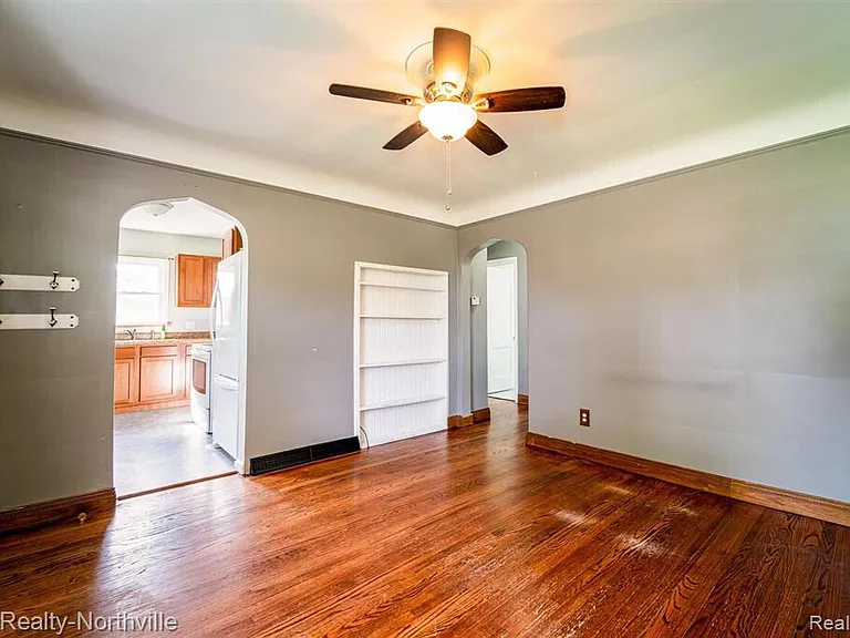 17405 Anne Ave — Photo 5
