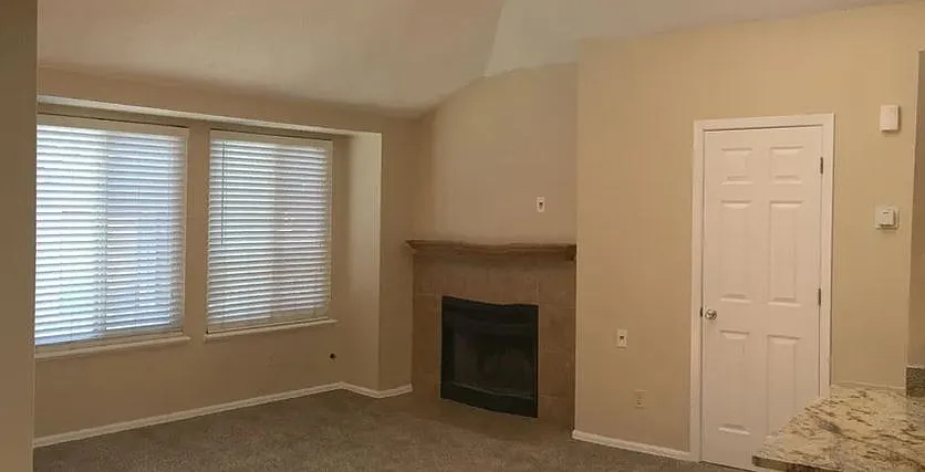 2 bed, 1000 sqft, $1,950 — Photo 3