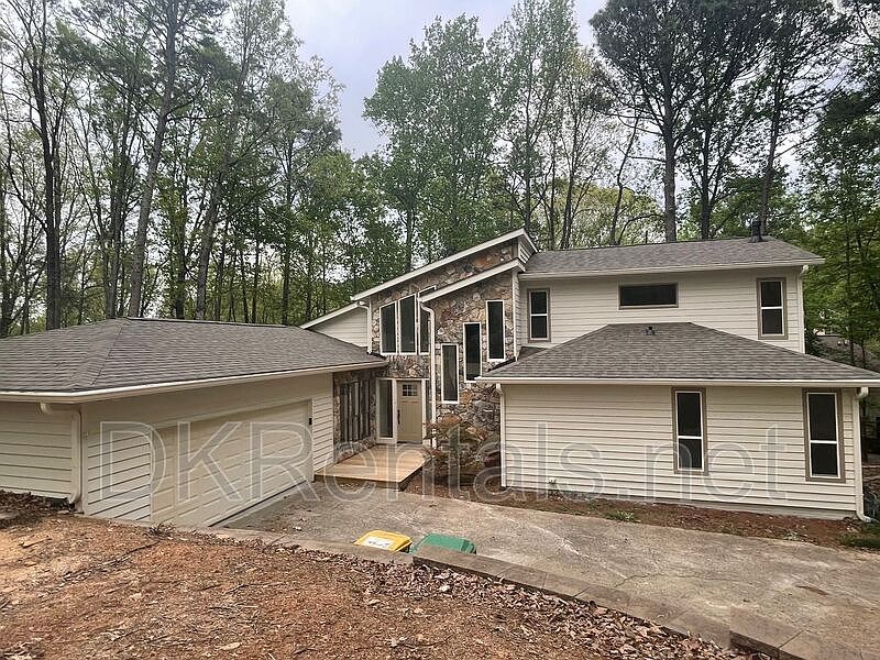 1st image of 645 Mount Victoria Pl