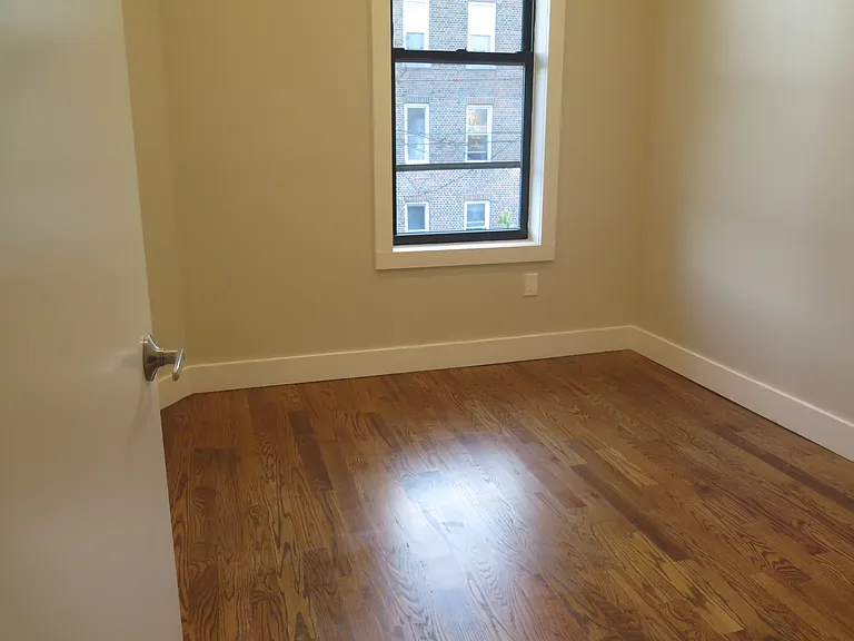 505 Fairview Ave #2R — Photo 5