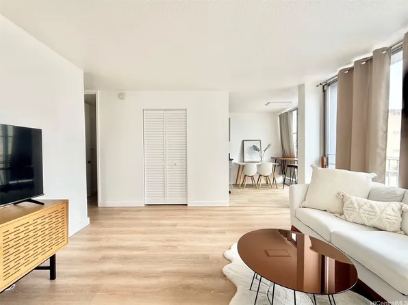 1456 Thurston Ave #A204, Honolulu, HI 96822