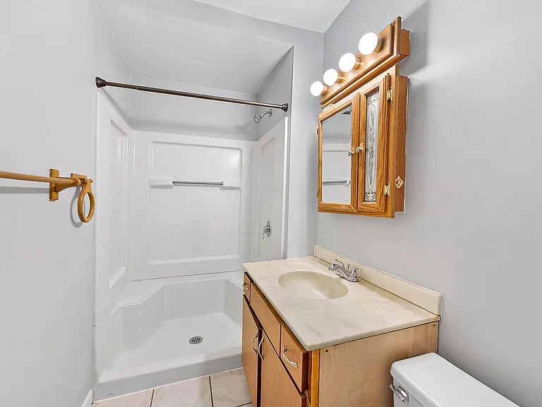 15860 Lexington St — Photo 14