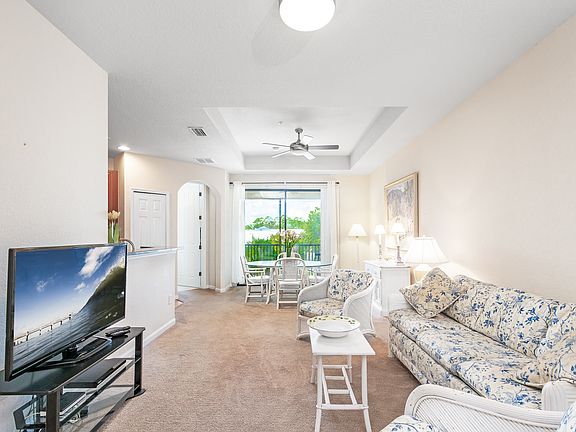 4th image of 405 La Travesia Flora St Unit 202