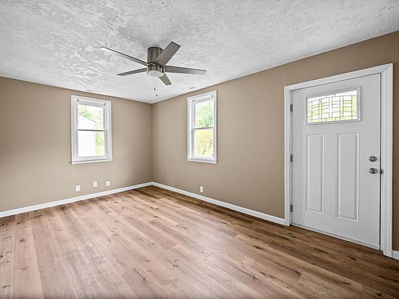 4th image of 1247 Daniel St