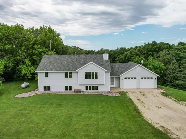 6720 80th St SW, Stewartville, MN 55976