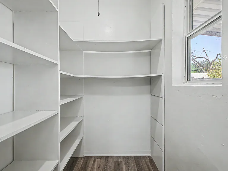 1638 E Williams St — Photo 4