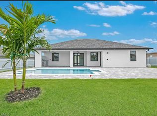 922 NW 8th Ter, Cape Coral, FL 33993