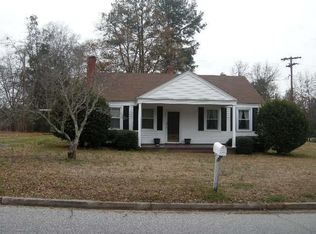 7 E Summit Dr, Ware Shoals, SC 29692