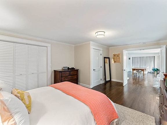 5th image of 2086 Fairwood Ln