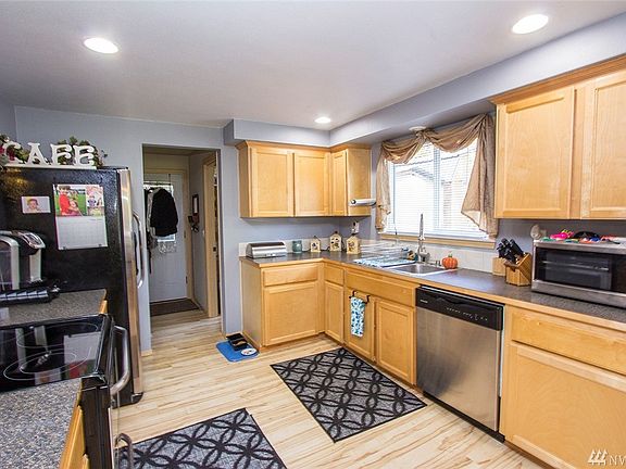 3rd image of 7740 181st St E