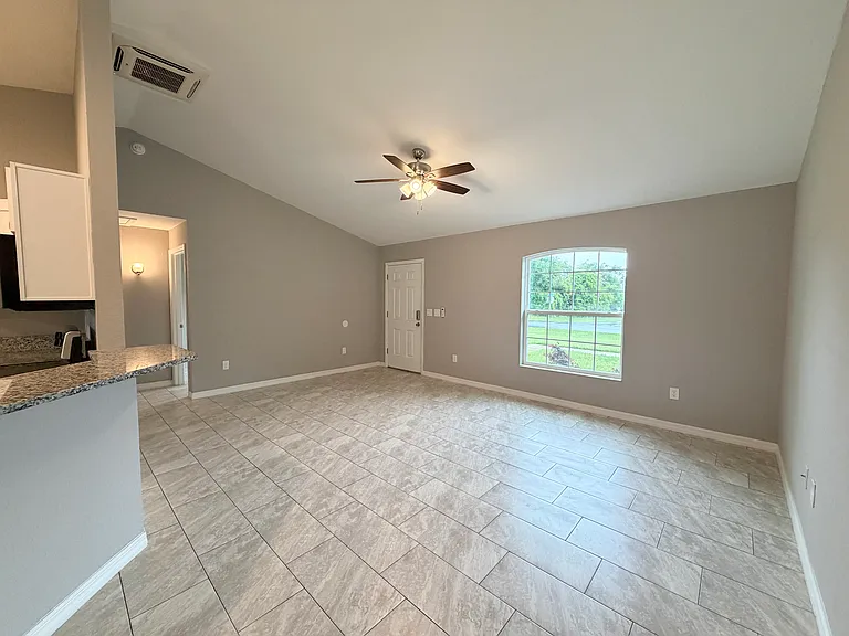 15677 SW 37th Cir — Photo 17