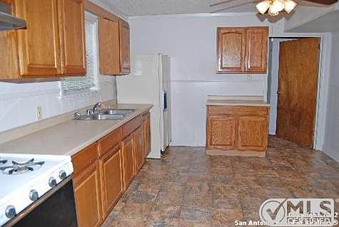 5th image of 823 Venice APT 5