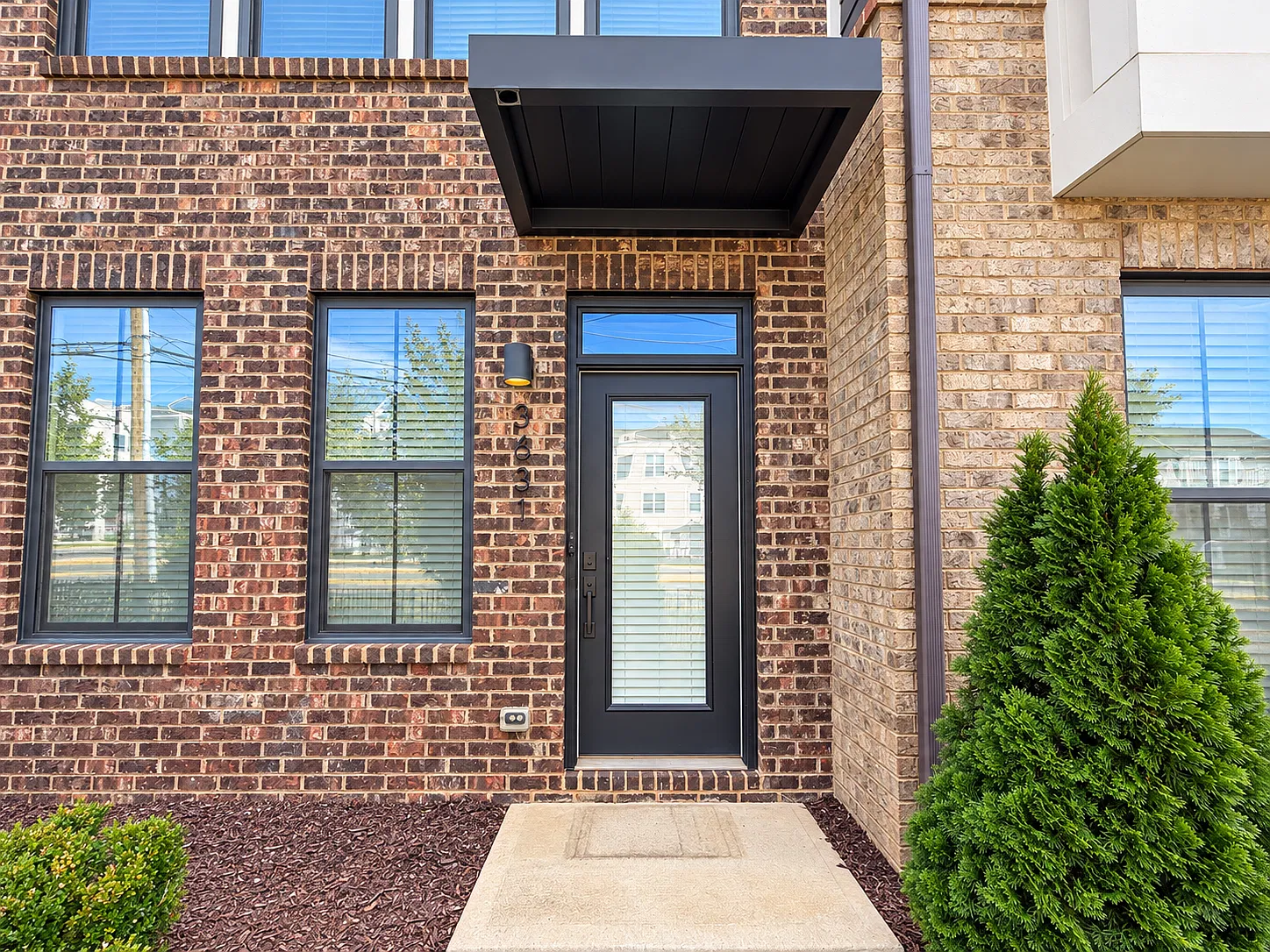 3 bed, 3.5 bath, 1664 sqft, $3,000 — Photo 2