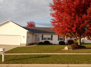 1614 Breca Ridge Dr, Anamosa, IA 52205