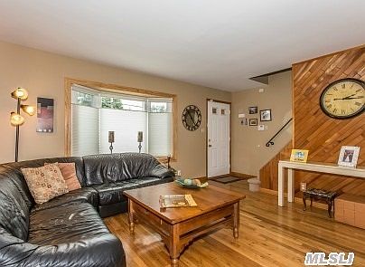 5th image of 52 Nassau Ave