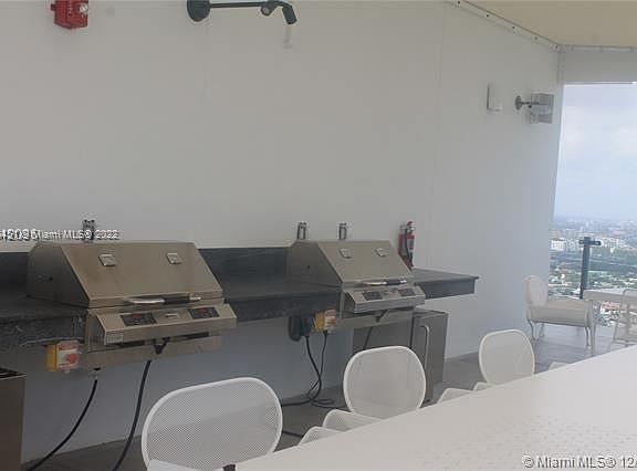 5th image of 501 NE 31st St Unit 1906