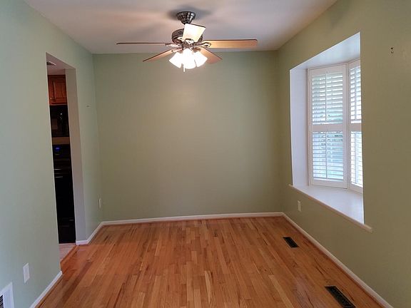 dining room with bay window