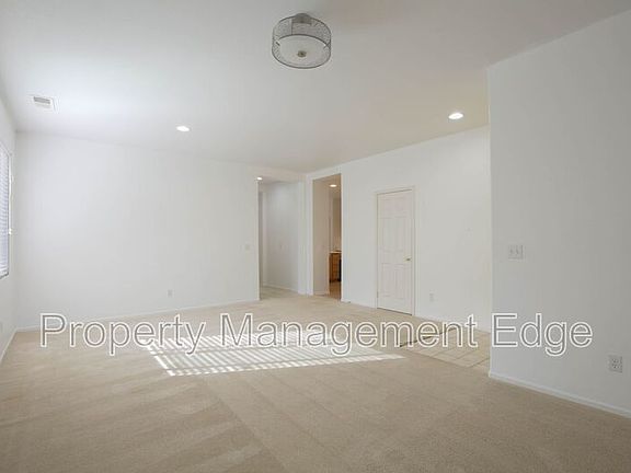 3rd image of 127 Fuerte Ct