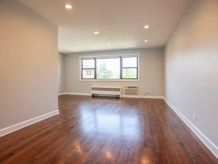6807 N Ridge Ave #G1 — Photo 4