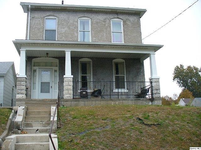 Home for Sale in Quincy, IL $32,000