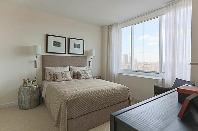 2nd image of 160 W 62nd St APT 6F