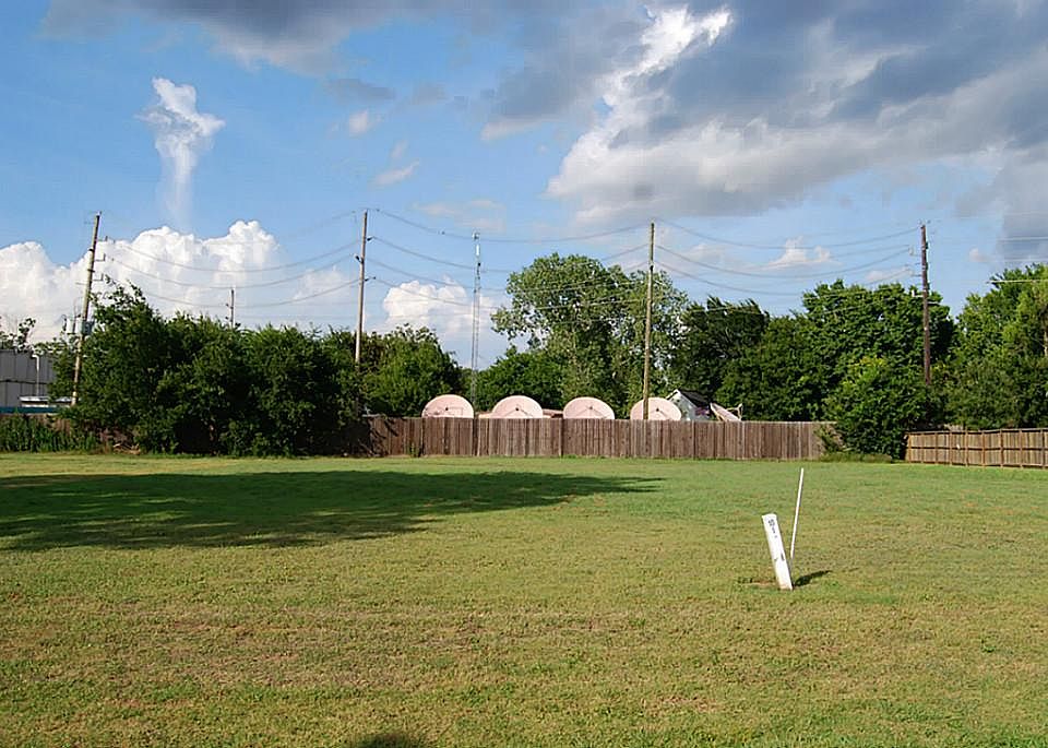 This captures a look at the center of the Lot