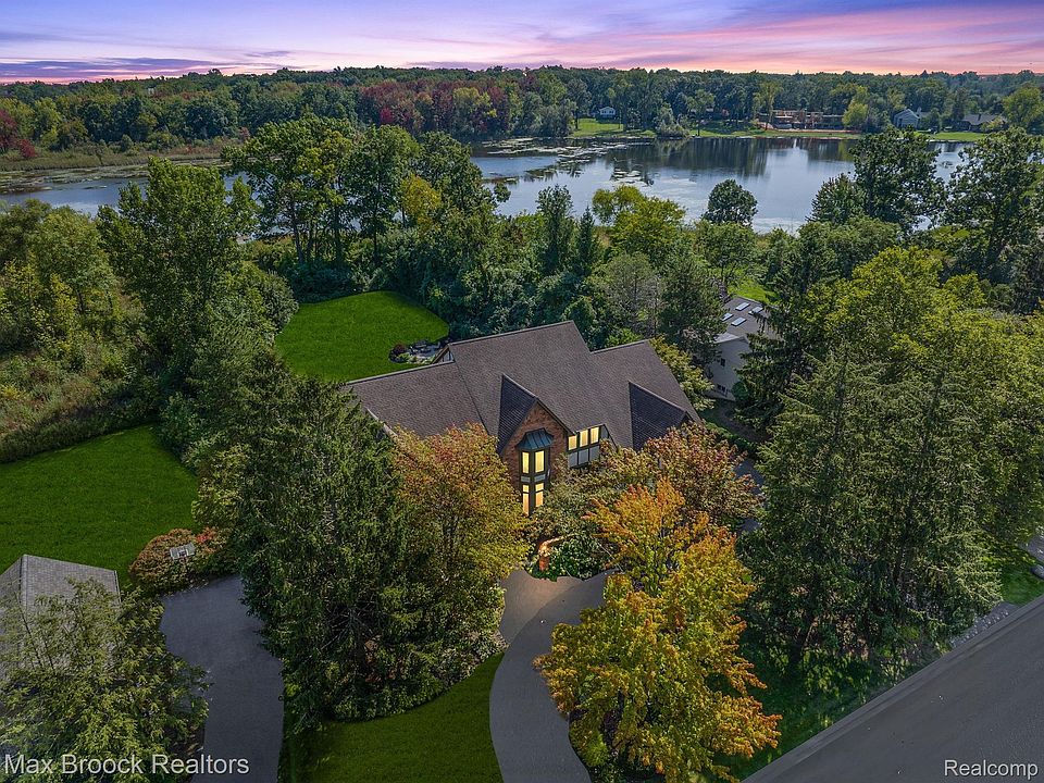 1st image of 3225 Chestnut Run Dr