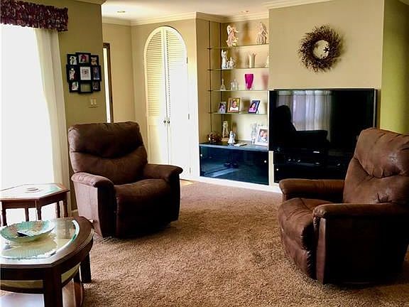 4th image of 46 Bonita Dr
