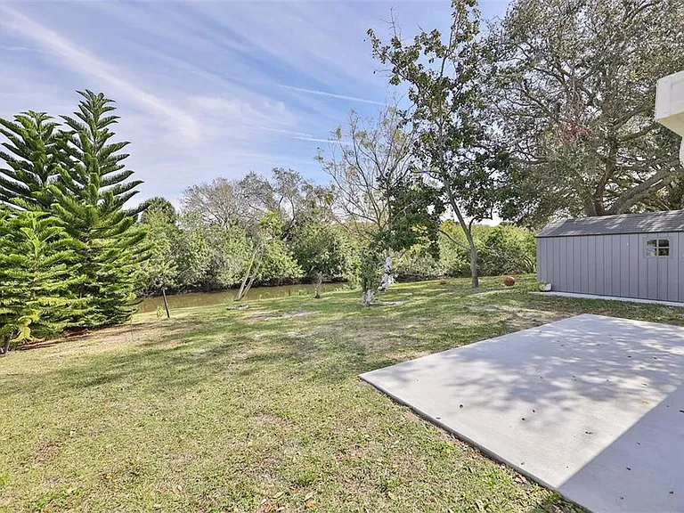 128 Lookout Dr — Photo 35