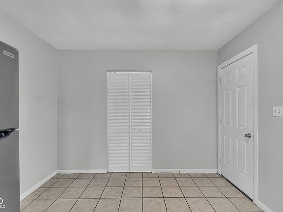 5th image of 1462 Golay St