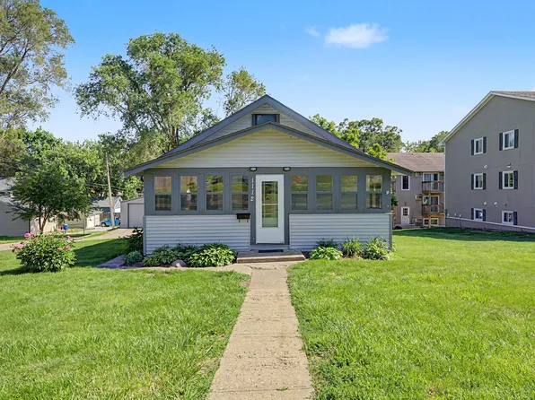 1112 Vine St, West Des Moines, IA 50265