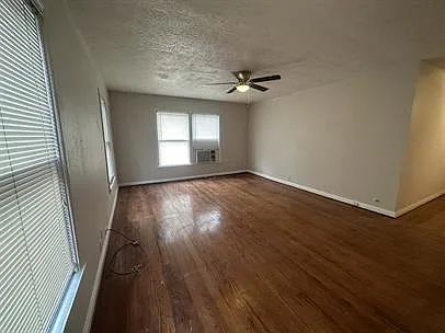 4402 Roseland St — Photo 5