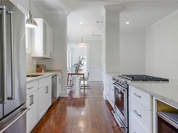 5th image of 3805 Constance St