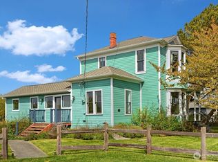 608 S Main St, Coupeville, WA